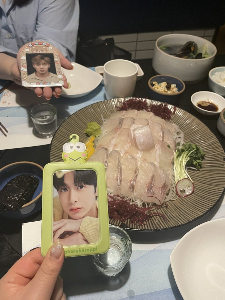채붕 tweet media