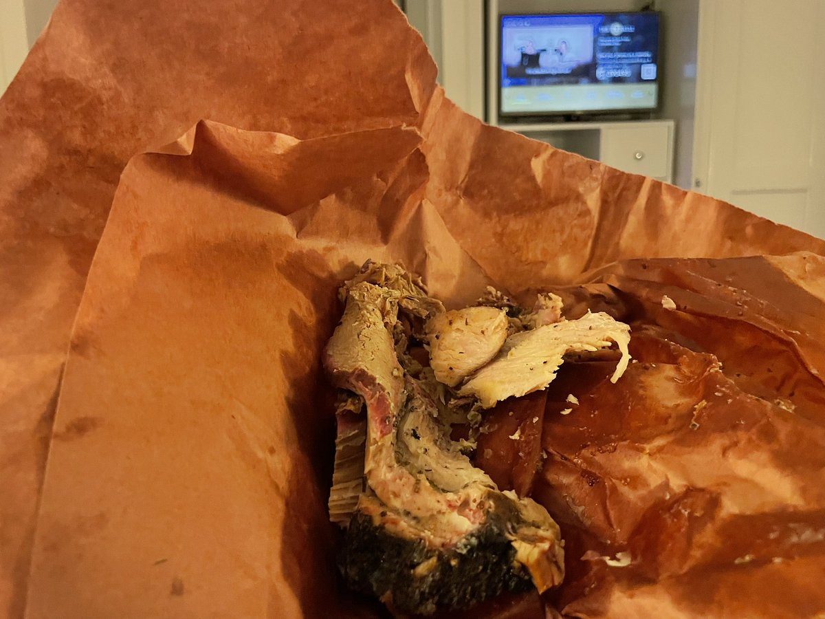 Glitch33's tweet photo. Drove back from the rodeo.
Couple or three drinks on the 'Dirty Sixth' and hotel bar then finish off the Franklin's leftovers.
Tasted almost as good second time around
#Perfectnightout https://t.co/XrdJWt84fa