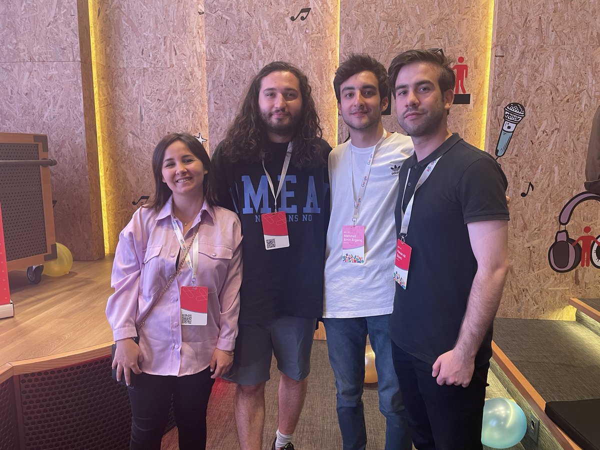 GDGIstanbul's tweet photo. GDG Sivas ile birlikteyiz @gdgsivas @hasanalidev @mergencdev #GDGSummit https://t.co/zAZB8SR0V9