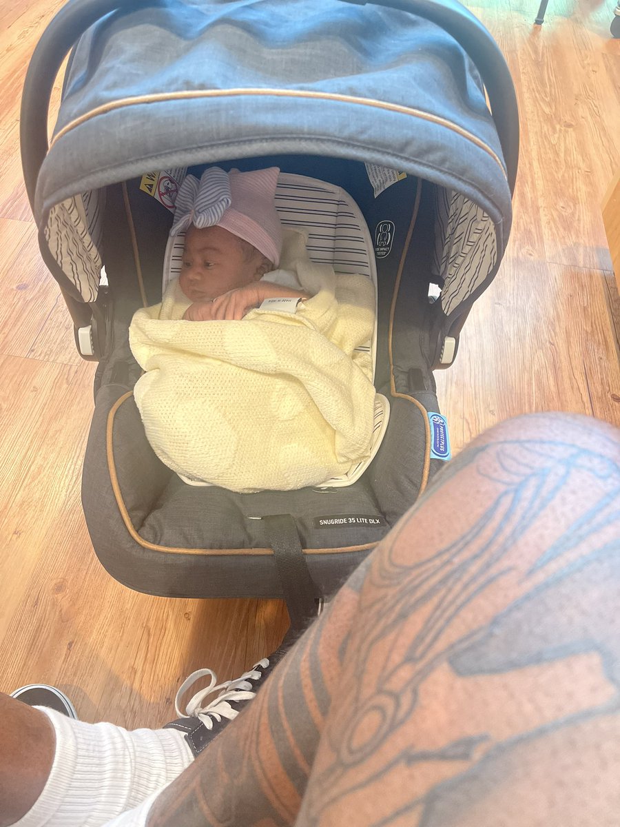 Daddy’s Princess 👸🏾 Indy is here!! Lack of sleep is an understatement but she’s worth it.
