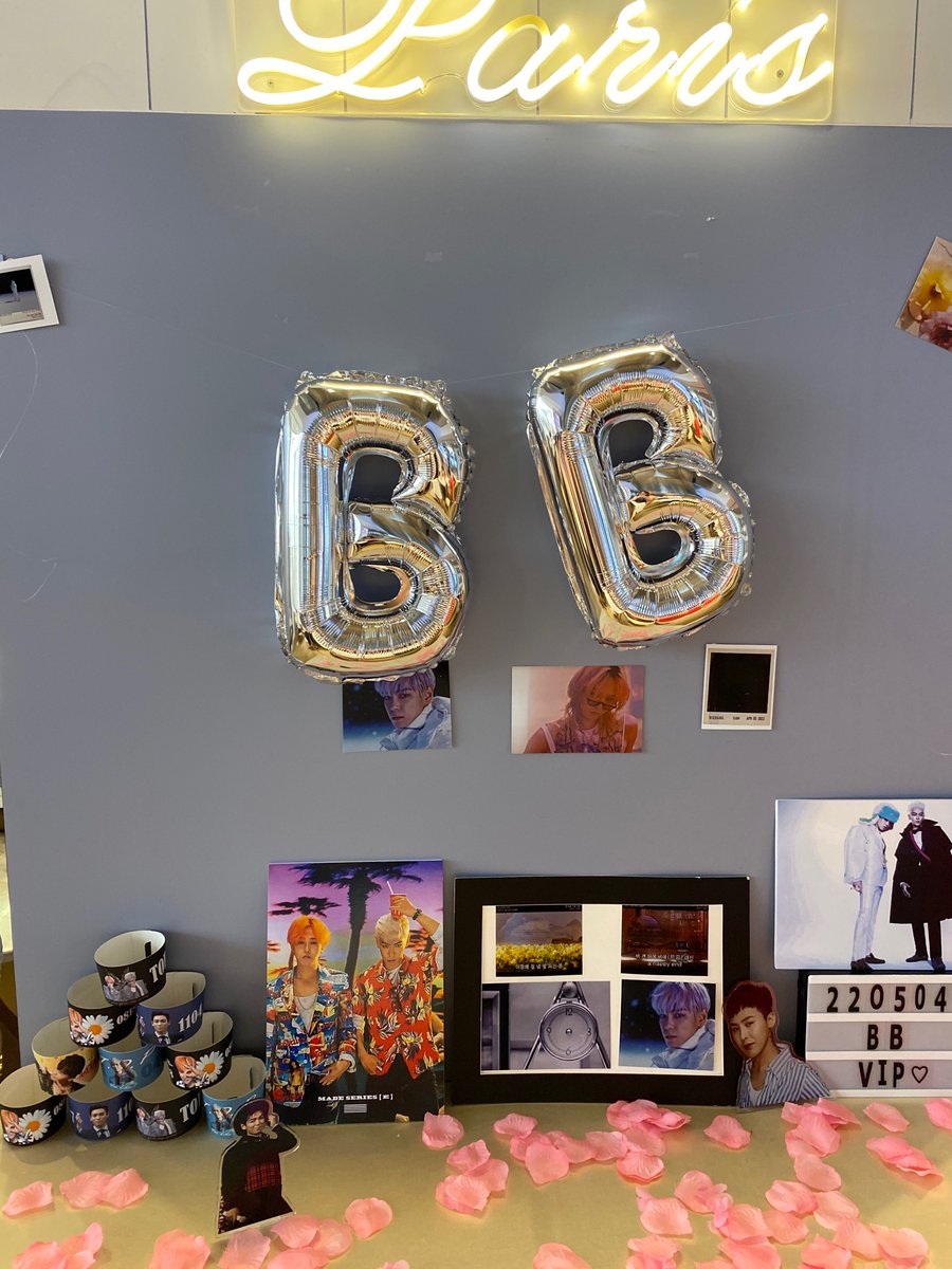 xxxibjxn's tweet photo. Finally got to attend a BIGBANG cafe event! 👑👑👑👑👑 Thanks for having Part 2 of this event as I missed Part 1! 🥺😍🤩❤️ @GTOP_TTTOP https://t.co/B1WT6UBSmF