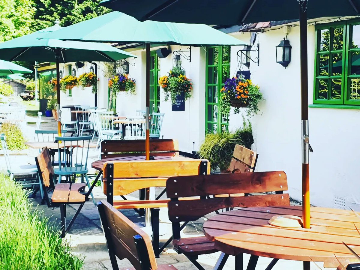 linkstavern1's tweet photo. Anyone for Pimms?
A glass, or even a jug, perfect to enjoy on our terrace area, in the sun 🌞
@Fullers @FullersKitchen @PimmsGB #linkstavernliphook #anyoneforpimms #alfrescodinig #drinksontheterrace #familytime #catchupwithfriends #sunnyweekends #summeriscoming #liphook https://t.co/U8uHTgsCui