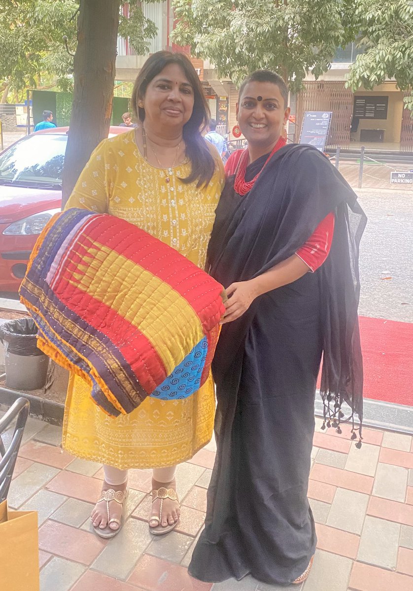 rons1212's tweet photo. Finally met @yadsul & had chai on #InternationalTeaDay
Looking forward to meet you soon in Pune. Hope #TheQuiltProject Godhadi will keep you warm ❤️ https://t.co/kPJDYEZrcb