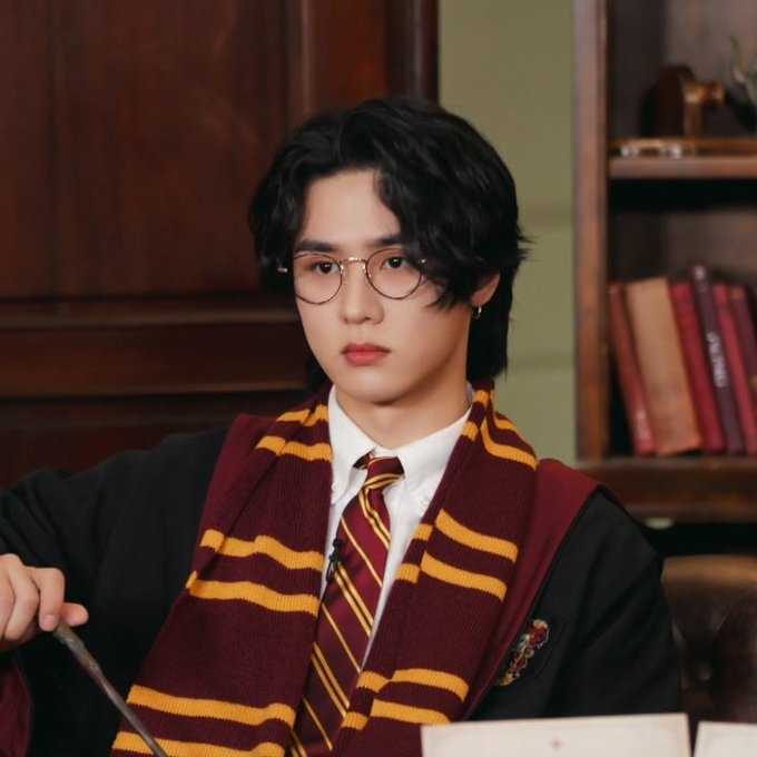 FTSMpcWagAcXTb_?format=jpg&name=small