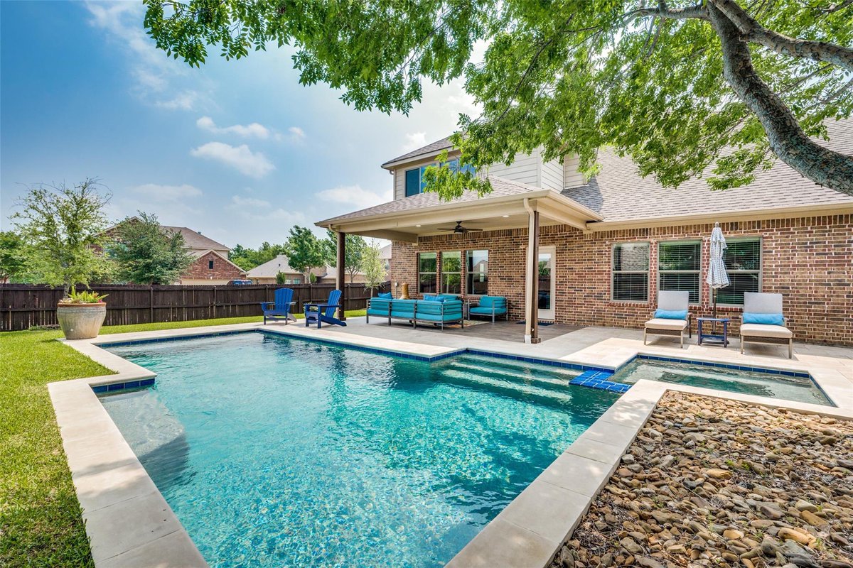 benwegmann's tweet photo. Offer accepted for my client for this gem just 30 mins from Dallas! 💎 I’d be in the backyard all day long! https://t.co/Ml49cHjq4K