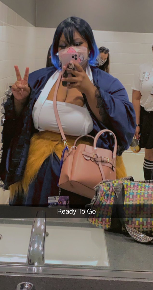 KyiaCutie's tweet photo. Acen Yesterday Was Great Cosplay As Female Inosuke Everyone Love It 💙🐗

#cosplay #cosplayergirl #AnimeCentral2022 #Funimation #DemonSlayer #inosuke #inosukehashibira #Crunchyroll #plussize #blackplussize #blackplussizecosplayer https://t.co/J6HhOcafdv