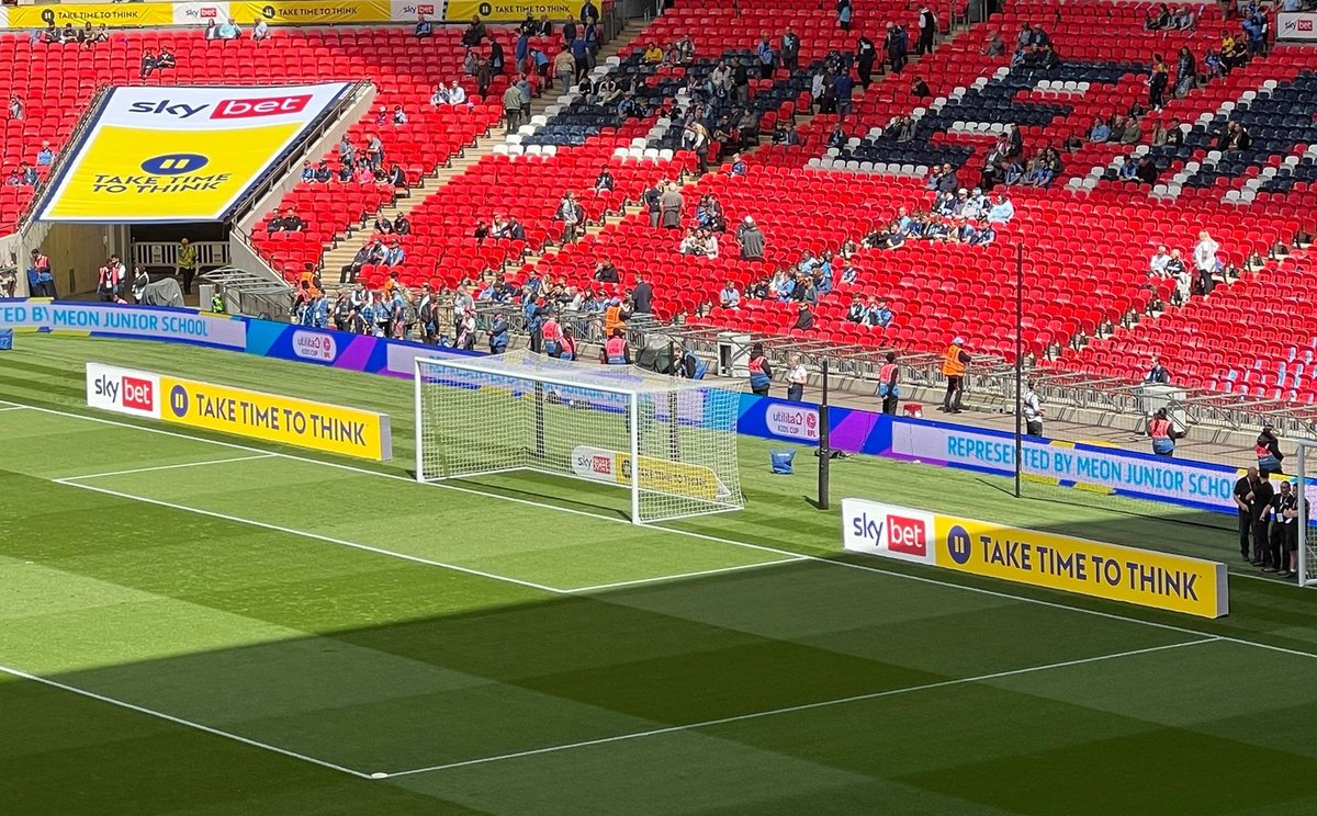 We've got #teamHD at Wembley today for the #EFLPlayOffs and what a day for it! 😍 Our 3D carpets, corner canopies and behind goal signage also looking absolutely 👌
Connecting big brands with big audiences on the big stage! 🏆💥⚽
#makeitHD #EFL #wembley