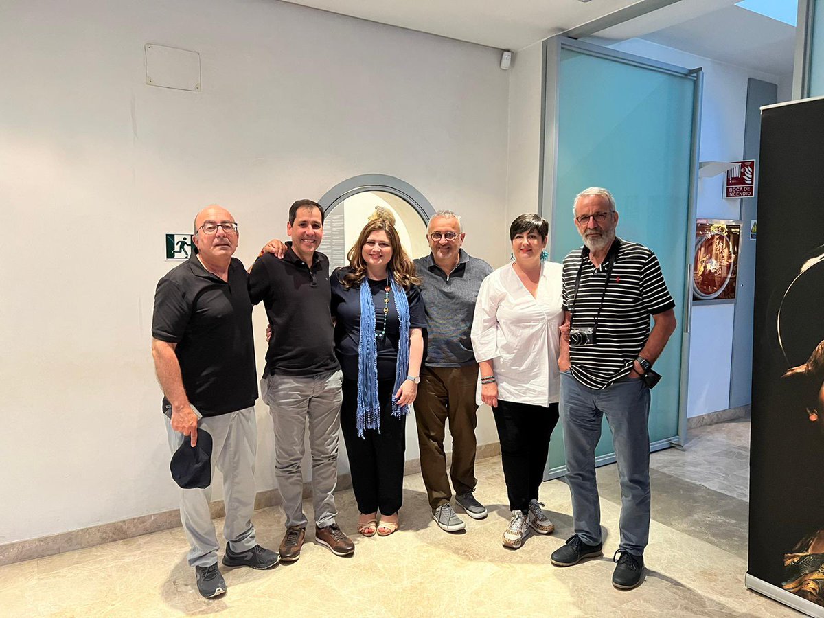 Museo Salzillo (@museosalzillo) on Twitter photo Seguimos con el día/noche de los Museos. Interesantísima mesa redonda, “Fotografiar Salzillo”, con fotógrafos de primer nivel que se han acercado a la obra del escultor #DIM2022
📸 <a href="/JuanBallester/">Juan Ballester Pérez</a> <a href="/joaquinzamora61/">Joaquin Zamora</a> <a href="/anabernalfotos/">@anabernalfotografía</a> <a href="/fjasuncion/">Kiko Asunción</a> @egeafotografo <a href="/MaTeresaMarinT/">María Teresa Marín Torres</a> Seguimos con el día/noche de los Museos. Interesantísima mesa redonda, “Fotografiar Salzillo”, con fotógrafos de primer nivel que se han acercado a la obra del escultor #DIM2022
📸 <a href="/JuanBallester/">Juan Ballester Pérez</a> <a href="/joaquinzamora61/">Joaquin Zamora</a> <a href="/anabernalfotos/">@anabernalfotografía</a> <a href="/fjasuncion/">Kiko Asunción</a> @egeafotografo <a href="/MaTeresaMarinT/">María Teresa Marín Torres</a>