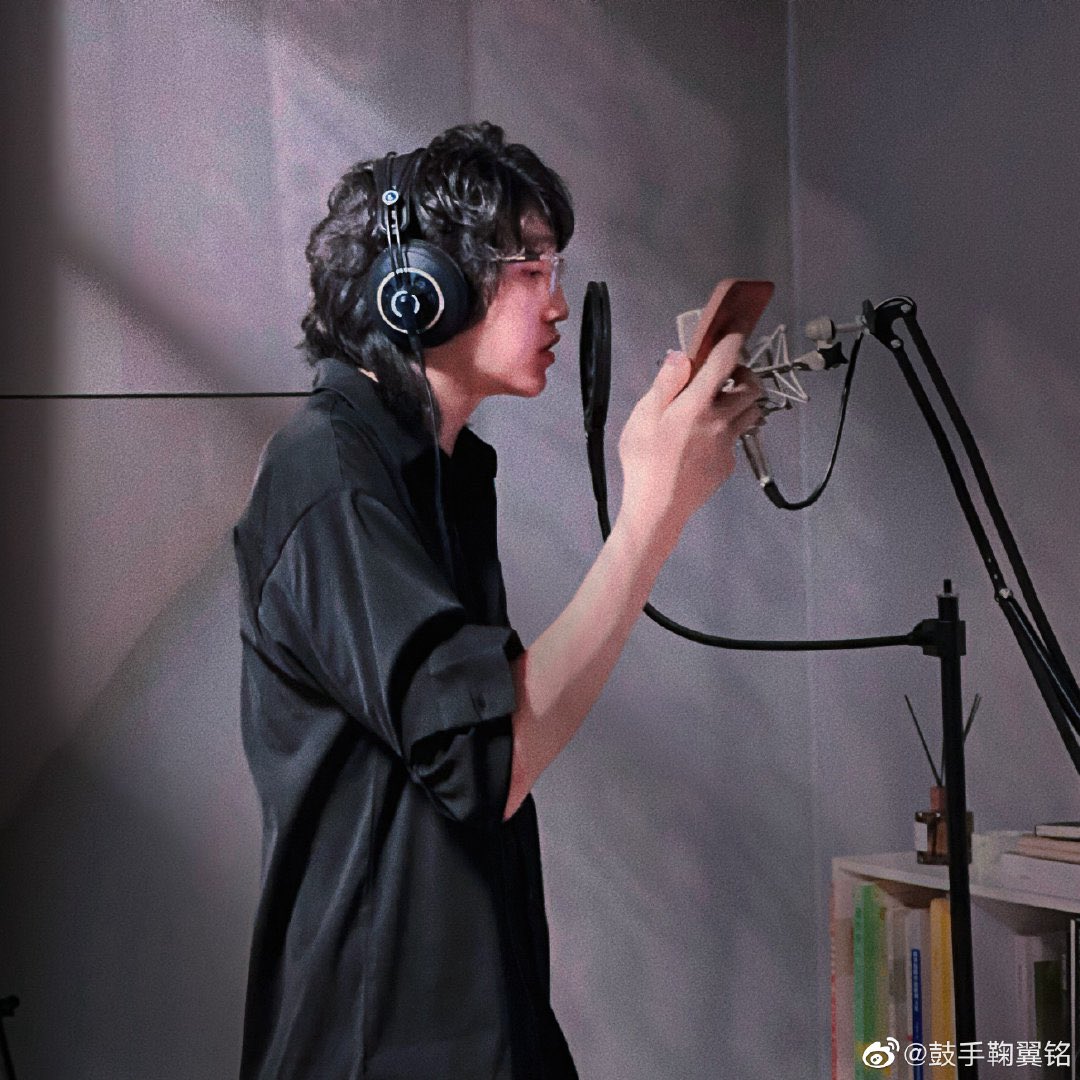 napphonographTH's tweet photo. #Juyiming Weibo Update 20220521
ผมร้องเพลงได้จริงๆนะ
（ข้อความบนภาพ : ความดื้อรั้นของเสี่ยวจวี, ความทุกข์ทรมานของเสี่ยวเลี่ยว)
#thecomingonesuperband
#午睡留聲機
#วงเครื่องเล่นนอนยามบ่าย https://t.co/mGZ2oOUZtU