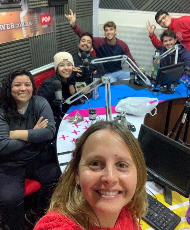 Contramano989's tweet photo. ARRANCAMOS! 

👉 @Contramano935 hasta las 13hs por @DelPlataRos935 y https://t.co/GWqFPEAE5M

🎥 https://t.co/vG2ex6AW5k https://t.co/hhIIBwYozG