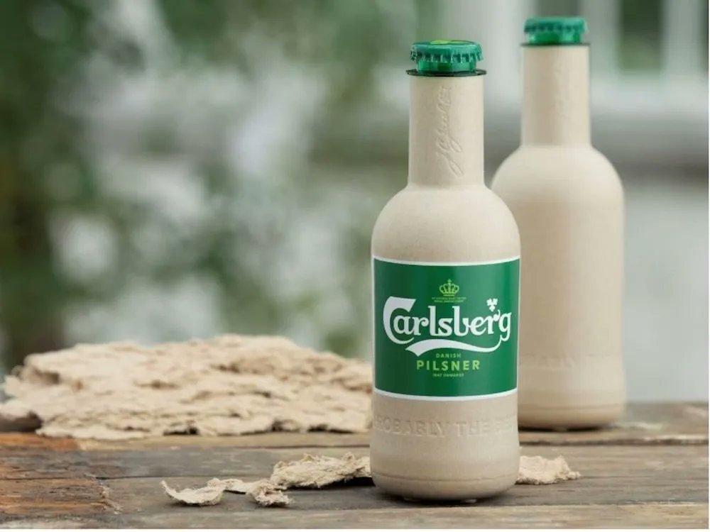alternativaver1's tweet photo. Carlsberg presenta la primera botella de papel para cerveza del mundo
https://t.co/VUMXPbNxf3 https://t.co/21p3yDIrlv