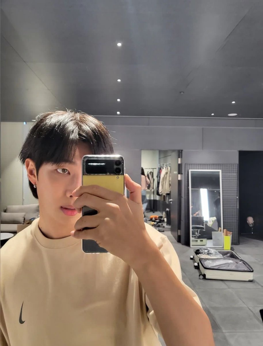 BIGHIT_INFO's tweet photo. RM on IGS https://t.co/hQ2CY97PI3