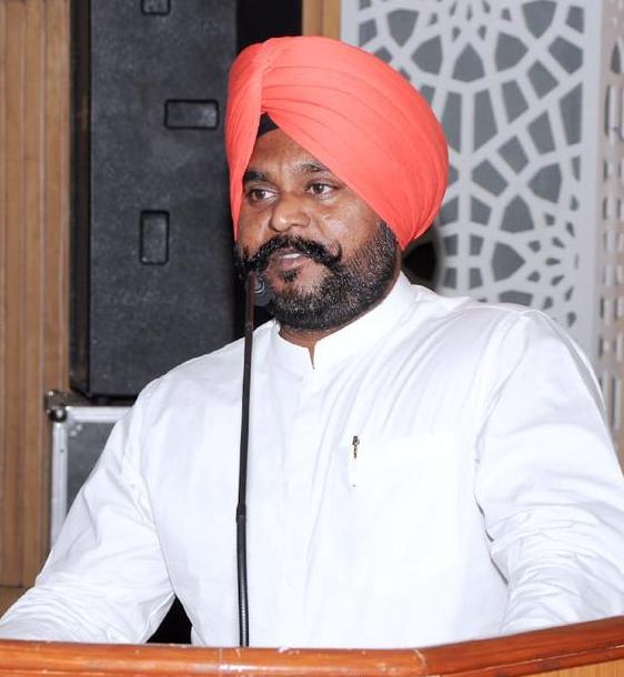 yespunjab's tweet photo. Solo Play 'Jooth' staged at Guru Nanak Dev University https://t.co/B1aYrbKPAq
#SoloPlay #Jooth #GuruNanakDevUniversity #GNDU #YesPunjab https://t.co/ELt6Jy9gou