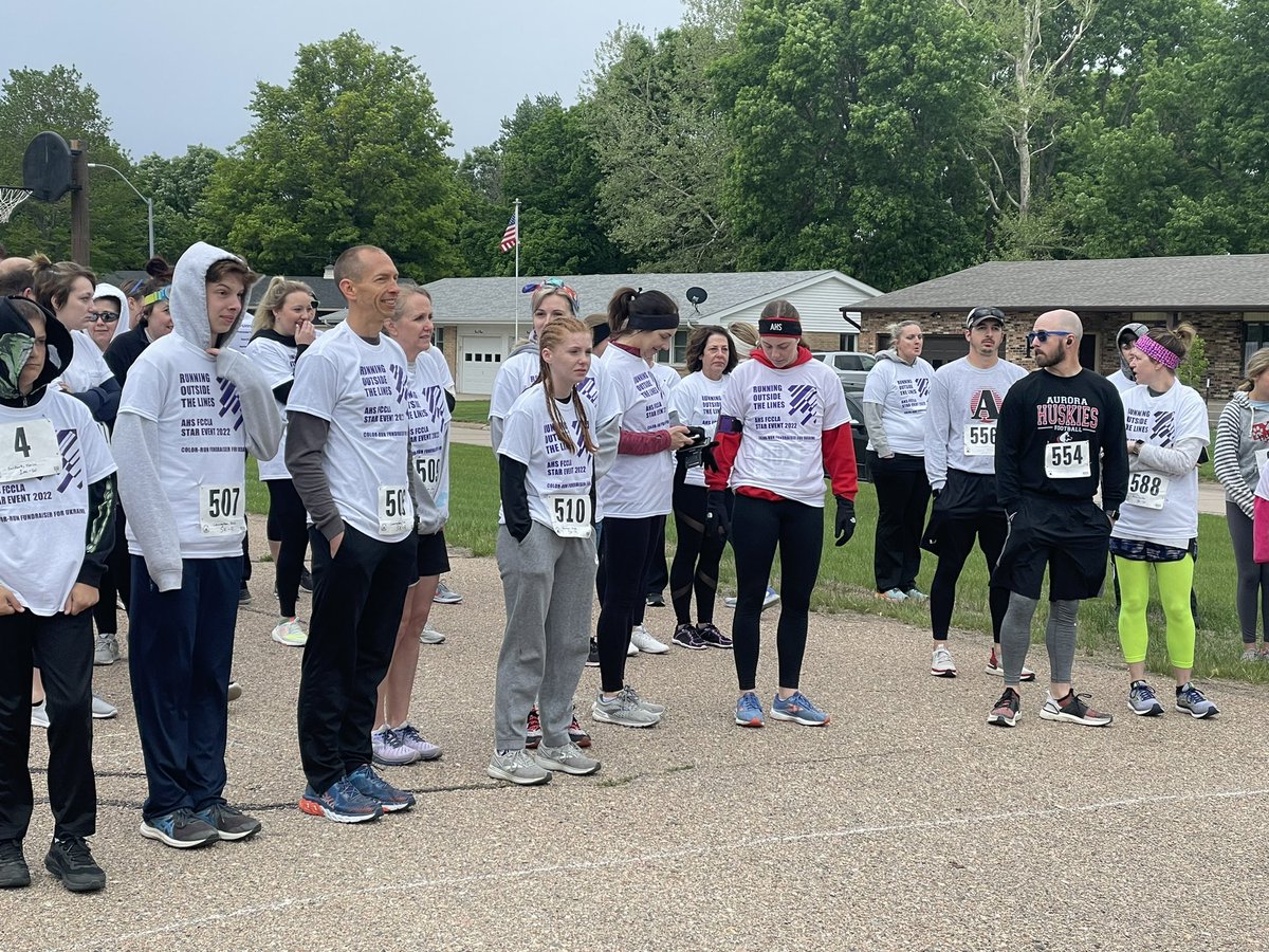 aurora_fccla's tweet photo. And they’re off! FCCLA color run is happening #aurorahuskies https://t.co/Gwf6QvkARg