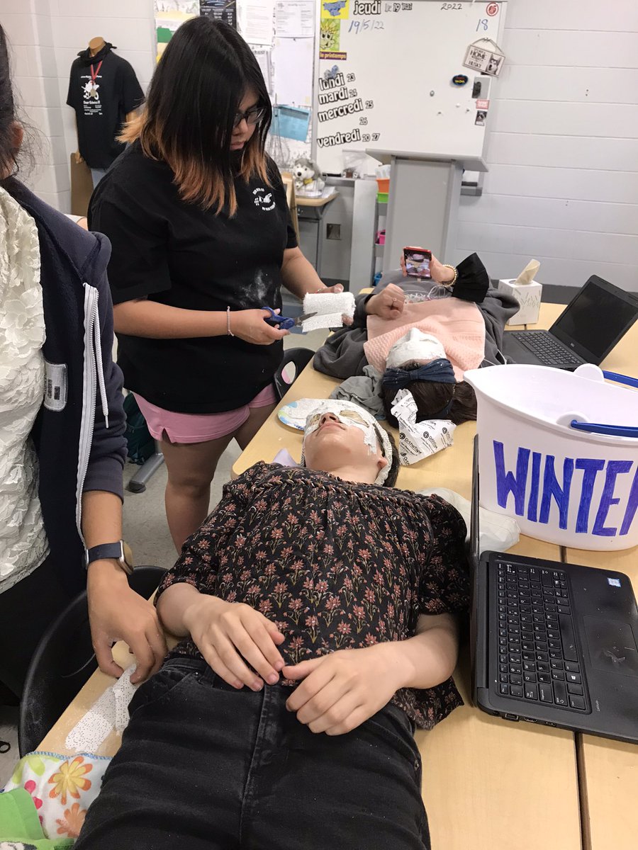 MsSayd_HMS's tweet photo. Theatre Arts at HolmanMS ! https://t.co/OOlYWHR1ak