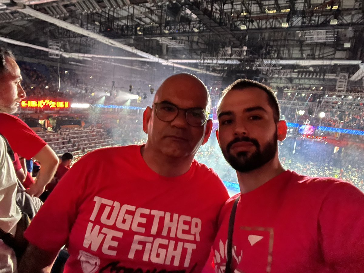 smeneg's tweet photo. #F4GLORY https://t.co/QRyfSsPFU1