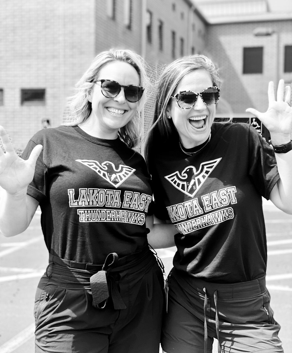 High Five, <a href="/BreSambuchino/">Bre Warden</a>, we did it! 🖐🏼🤍 #WEareLakota <a href="/LakotaUnion/">Union Elementary</a>