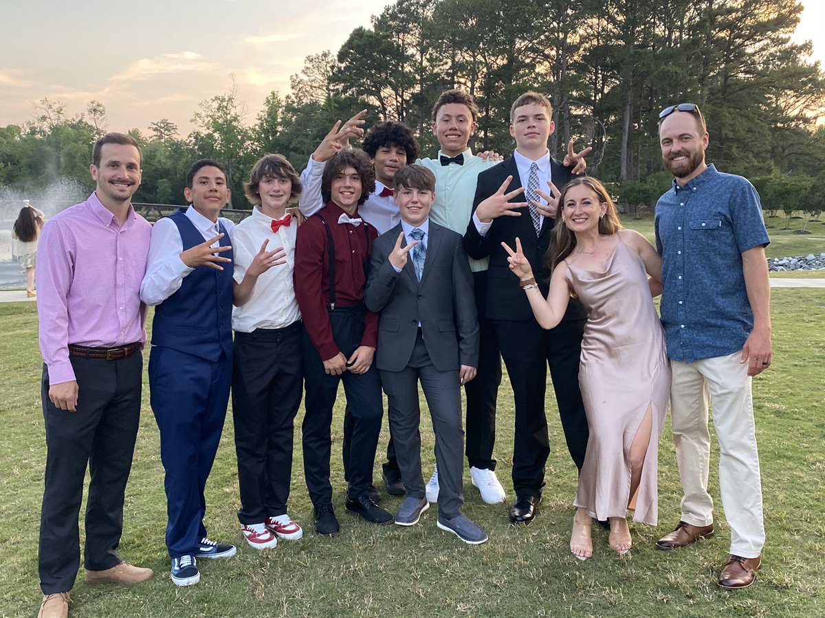 JCMSKnights's tweet photo. Formal at JCMS was spectacular at Rustic Barn...Go Knights 🤩 https://t.co/RMy0OO362L