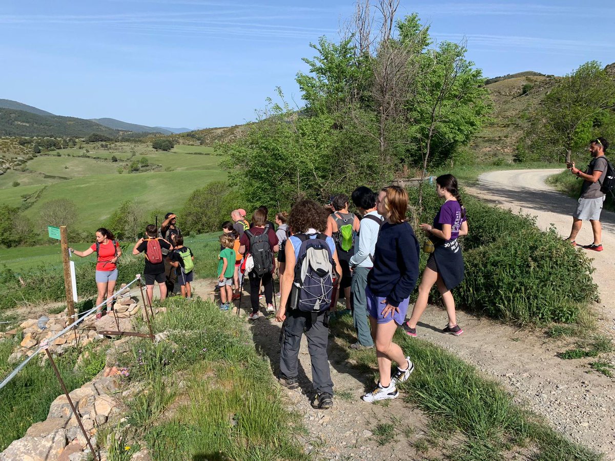 RadioSeu's tweet photo. #EnImatges Bona acollida de la sortida guiada pel camí vell de #Taús a #Cuberes. La proposta forma part de l'agenda d'activitats de Boumort Indòmit. @alturgelltur https://t.co/IuLJCcZEbZ
