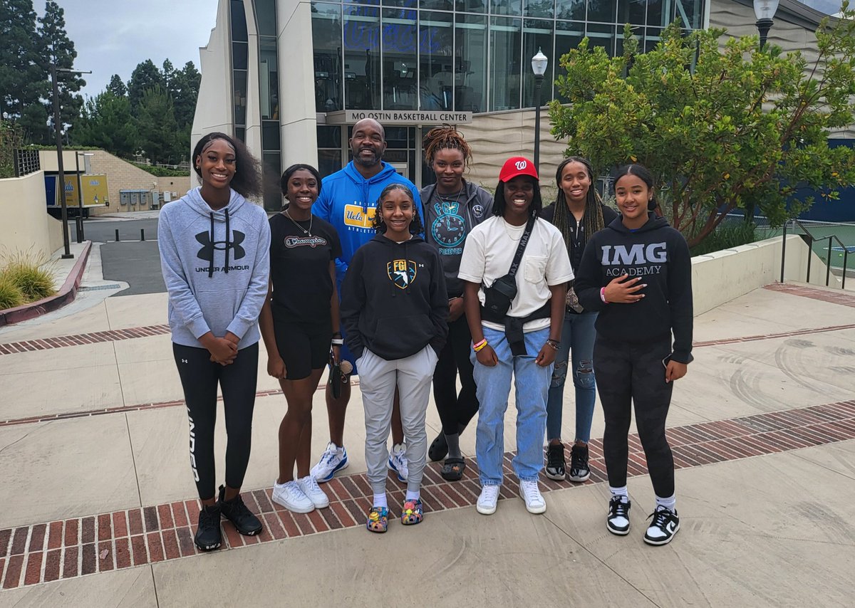 CanesFan850's tweet photo. Really appreciate the time #CoachHart and #DominiqueOnu spent with us showing the beautiful campus of #UCLA. https://t.co/bzWVt7UwdU
