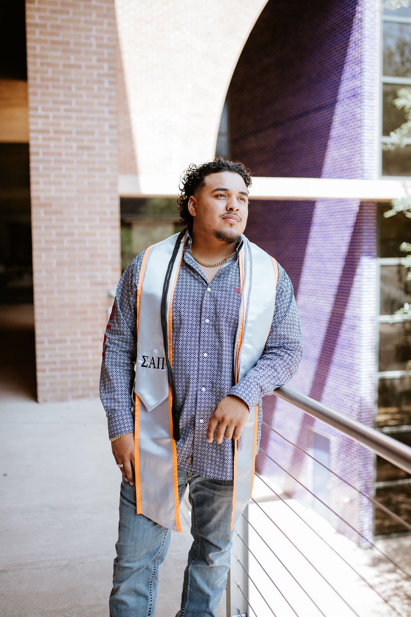 🎉 2022 UTRGV graduate 👨‍🎓 📚