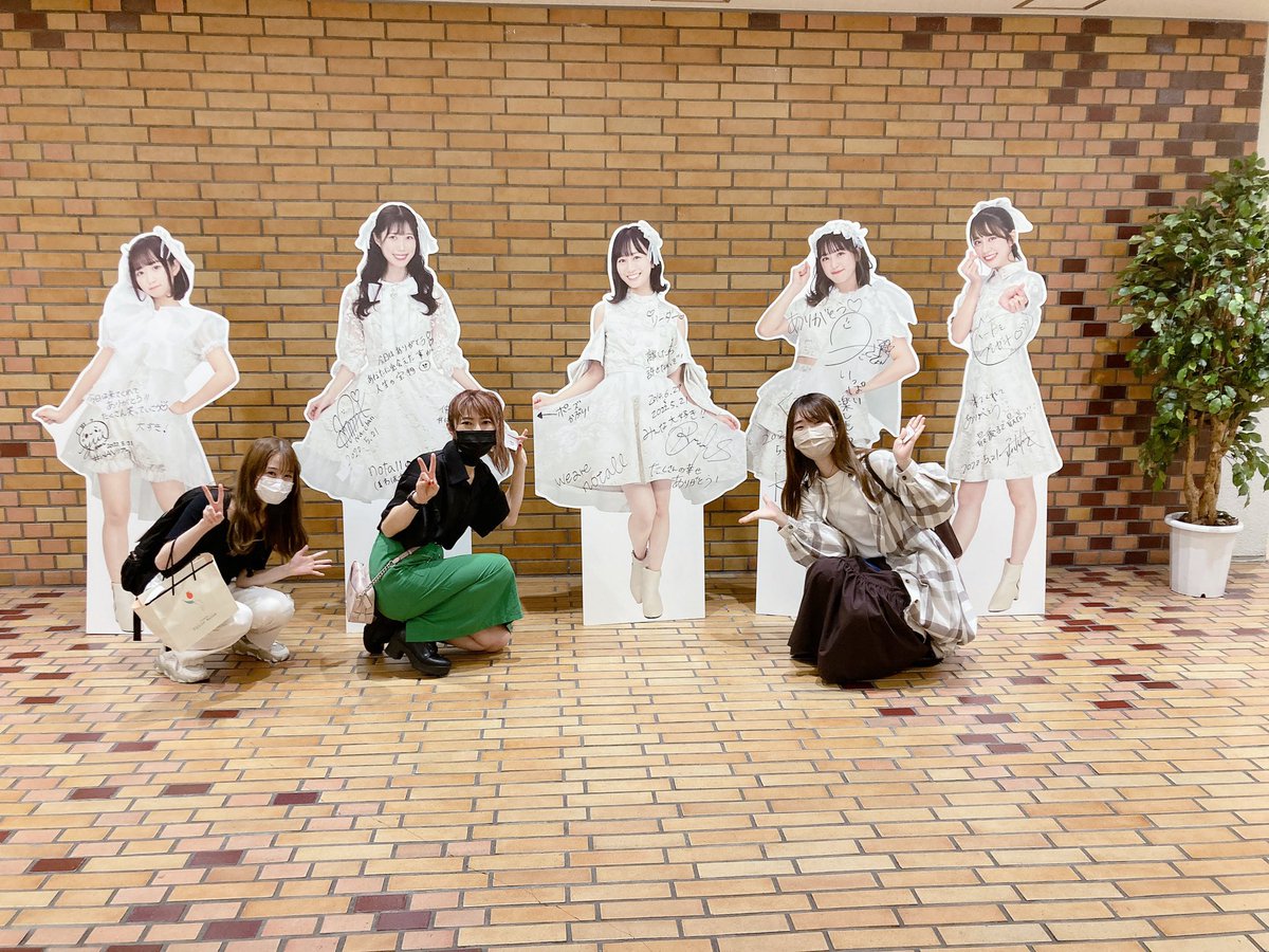 largelucy_maco's tweet photo. ノタルツアーファイナルは
#savetheartist ストライプソーダVO.の立石みこちゃんと同じ事務所の野宮佳乃ちゃんと行きました!
2人とも可愛い!
ちおちゃんや、べちこにも会えて嬉しかったなぁ。
みんなのパスリルも絶好調に可愛かったです❤️
#ノタル https://t.co/Fo5nDTFyQR