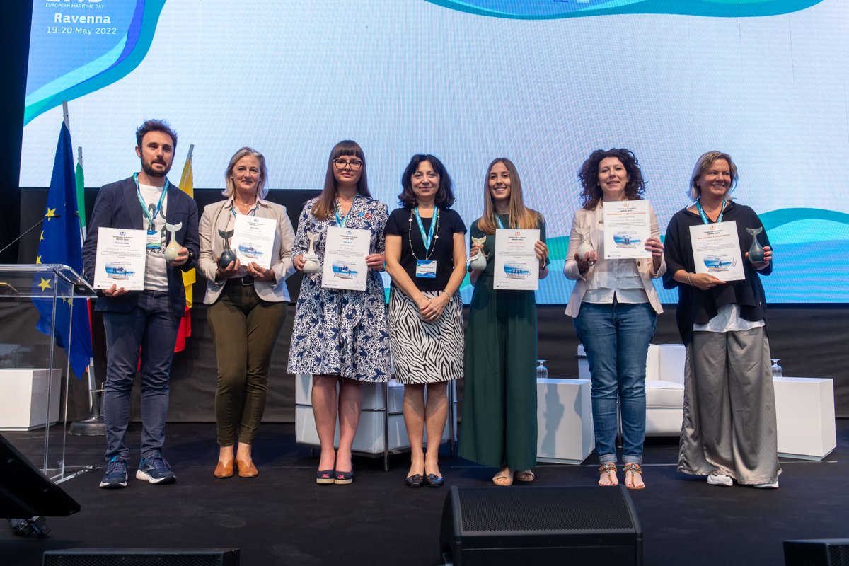 After more than 2 years of hard work building the #oceanliteracy community in Europe, the #EU4Ocean coalition awarded 6 among the many initiatives promoting ocean education across the 🇪🇺 for their amazing work. 
🔗webgate.ec.europa.eu/maritimeforum/…
#EMD2022 #Youth4Ocean #EUBlueSchools
🌊🧵
