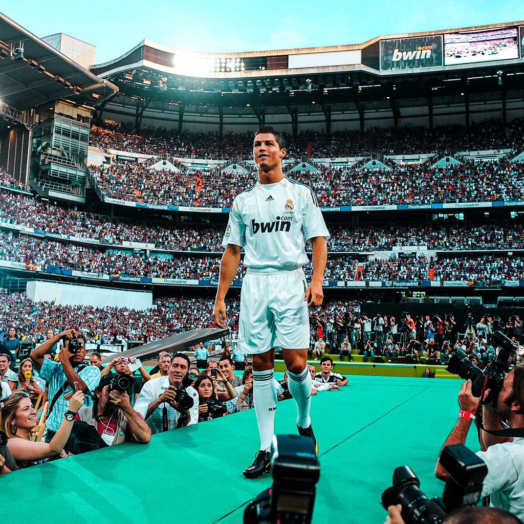 NoodleHairCR7's tweet photo. Cristiano Ronaldo never put any demands infront of Real Madrid but Mbappe only wanted money

Dreams aren't bought, dreams are achieved. https://t.co/trt3KajFpB