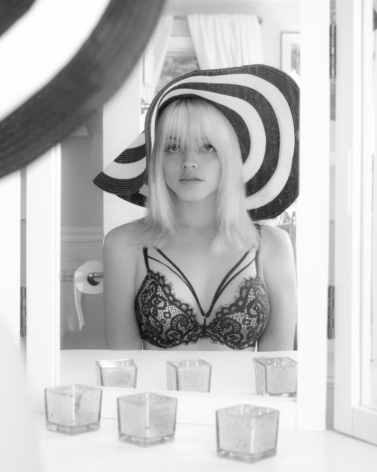 For those who don&rsquo;t know. I have been a full time model for years. I still love creating with amazing<a href="/tag/model"class="tags"><span>#model</span></a><a href="/tag/girl"class="tags"><span>#girl</span></a><a href="/tag/art"class="tags"><span>#art</span></a><a href="/tag/modeling"class="tags"><span>#modeling</span></a><a href="/tag/lgbtq"class="tags"><span>#lgbtq</span></a><a href="/tag/erotica"class="tags"><span>#erotica</span></a><a href="/tag/content"class="tags"><span>#content</span></a>