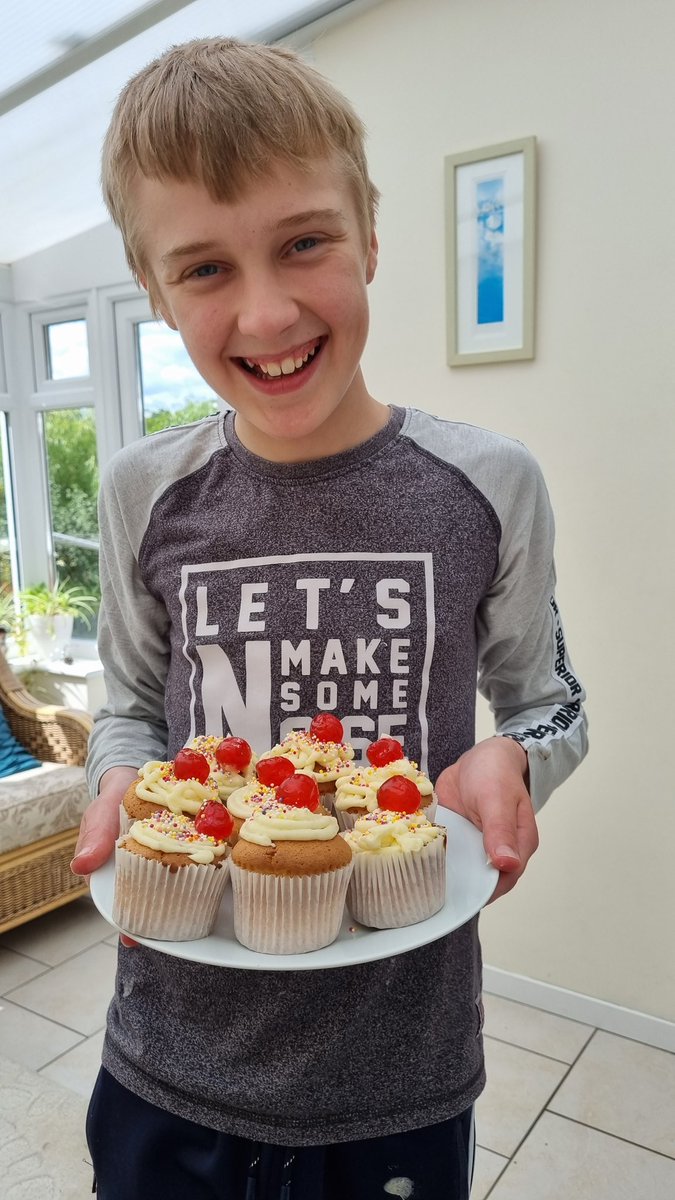 jimcreates's tweet photo. @MartleshamPri Really enjoyed practicing for jubilee bake off! Taste very yummy! https://t.co/l1LpsseRTc