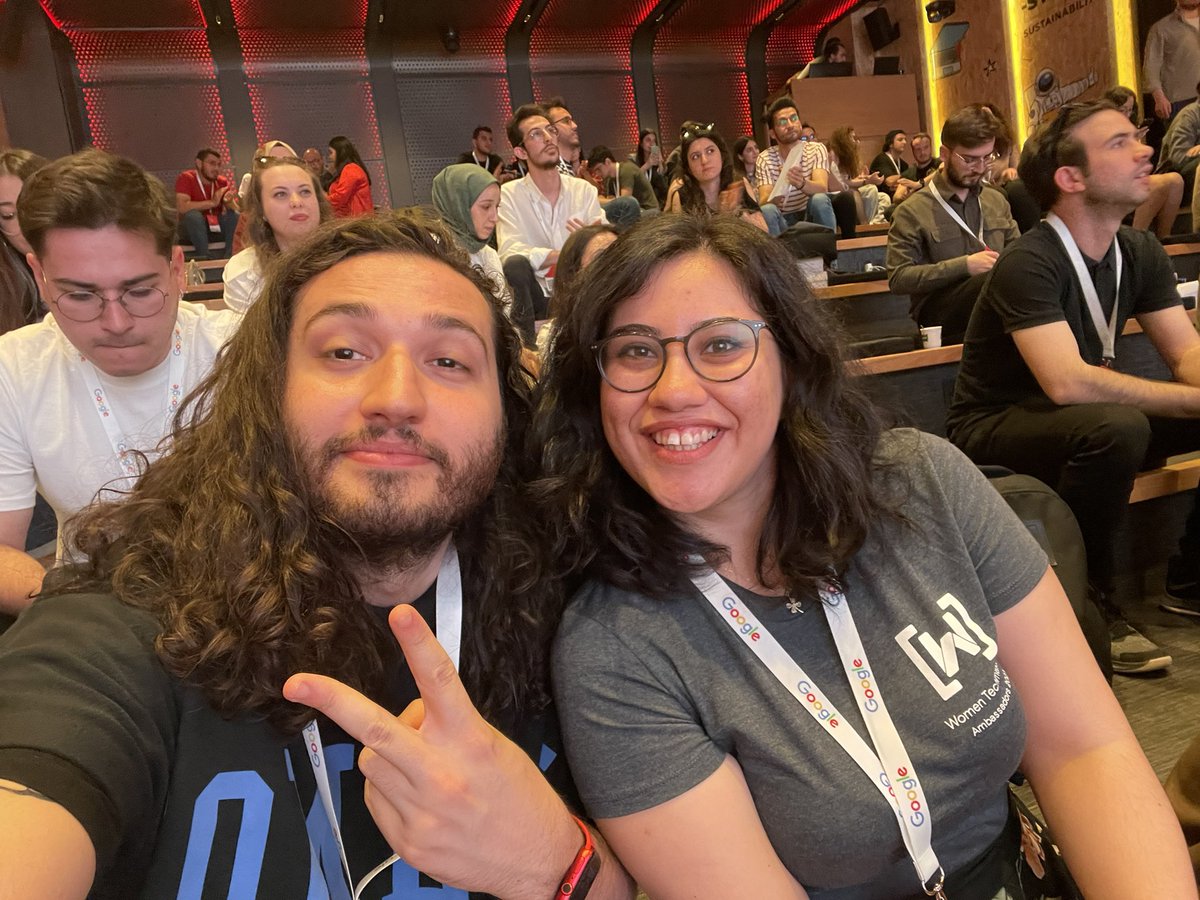 Izmirliler was here🤩🤩@IzmirGDG <a href="/gurkandev/">Gürkan Fikret Günak</a> <a href="/zeynoso/">Zeynep Soyan</a> <a href="/emrah_tortuk/">Emrah</a> #GDGSummit