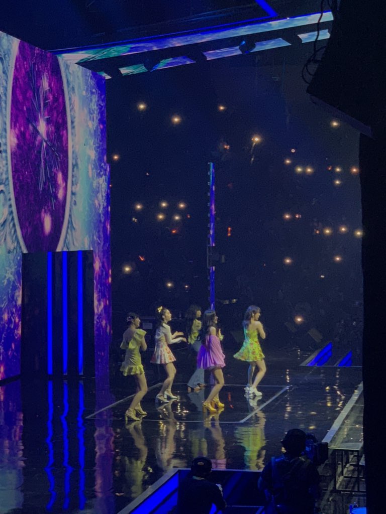 faVjennnn's tweet photo. #INAFeelMyRedVelvet
#REDVELVET_in_Indonesia 
#AllobankFestival2022day2 
aaaaa pada cantik" bangettt😭😭 https://t.co/MJk0GRjciD