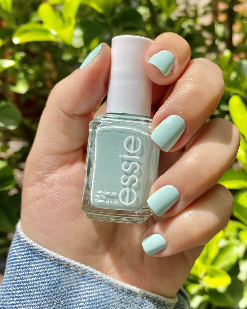 essie's tweet photo. sunny days call for #mintcandyapple 🍬 https://t.co/lCca1h0q9D