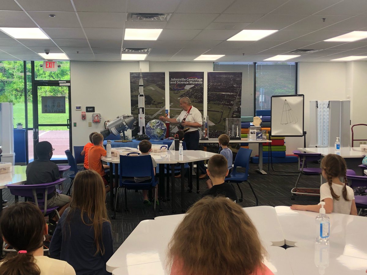 BucksIUSTEAM's tweet photo. 3,2,1 Blast Off! 🚀 It is a morning of engineering and innovation at the Fab Lab Center! Kids are learning about the history of rockets from @JohnsvilleCentr and engineering, fabricating, and launching their own rockets! #FabLab #STEMinPA #RemakeDaysEastPA https://t.co/2bx6H0MHRw