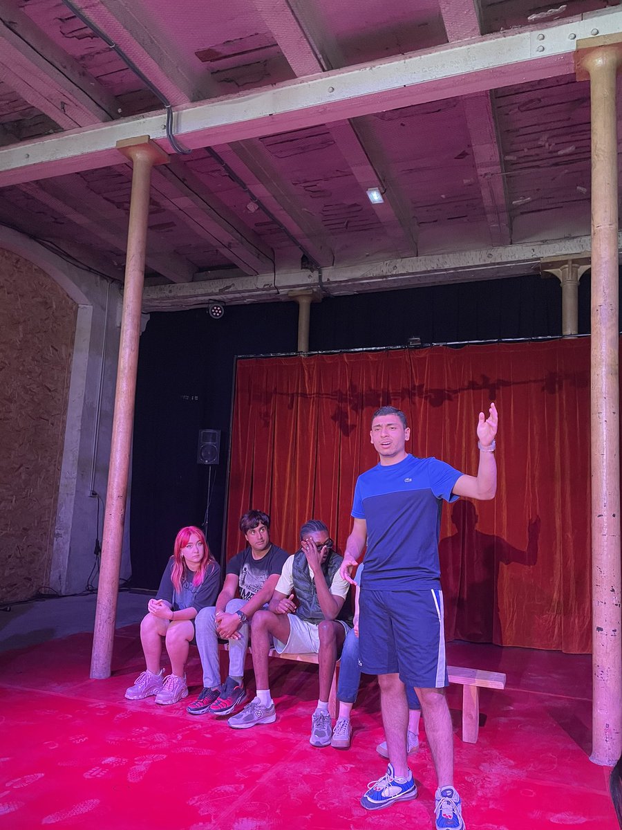 « Tous à la barre » est un projet de l’association <a href="/tetesdelart/">Les Têtes de l'Art</a> pour promouvoir l’éloquence et le débat contradictoire auprès des jeunes. Thème d’aujourd’hui : #Marseille ville qui ne laisse personne indifférent