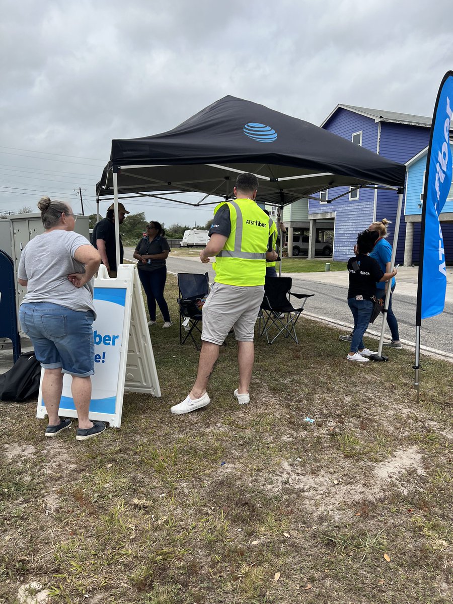 kirsten_peavey's tweet image. Prime Rockport helped the Holiday Beach neighborhood get hooked up with super fast fiber!! 🌐💨🏝#ATTfiber #fastfriendlyservice #STXfiberflex #WinAsOne #PrimeTime @FEL_liannalove @SoilaLomelin @AkbarPRIME1 @STXSpeedsetters