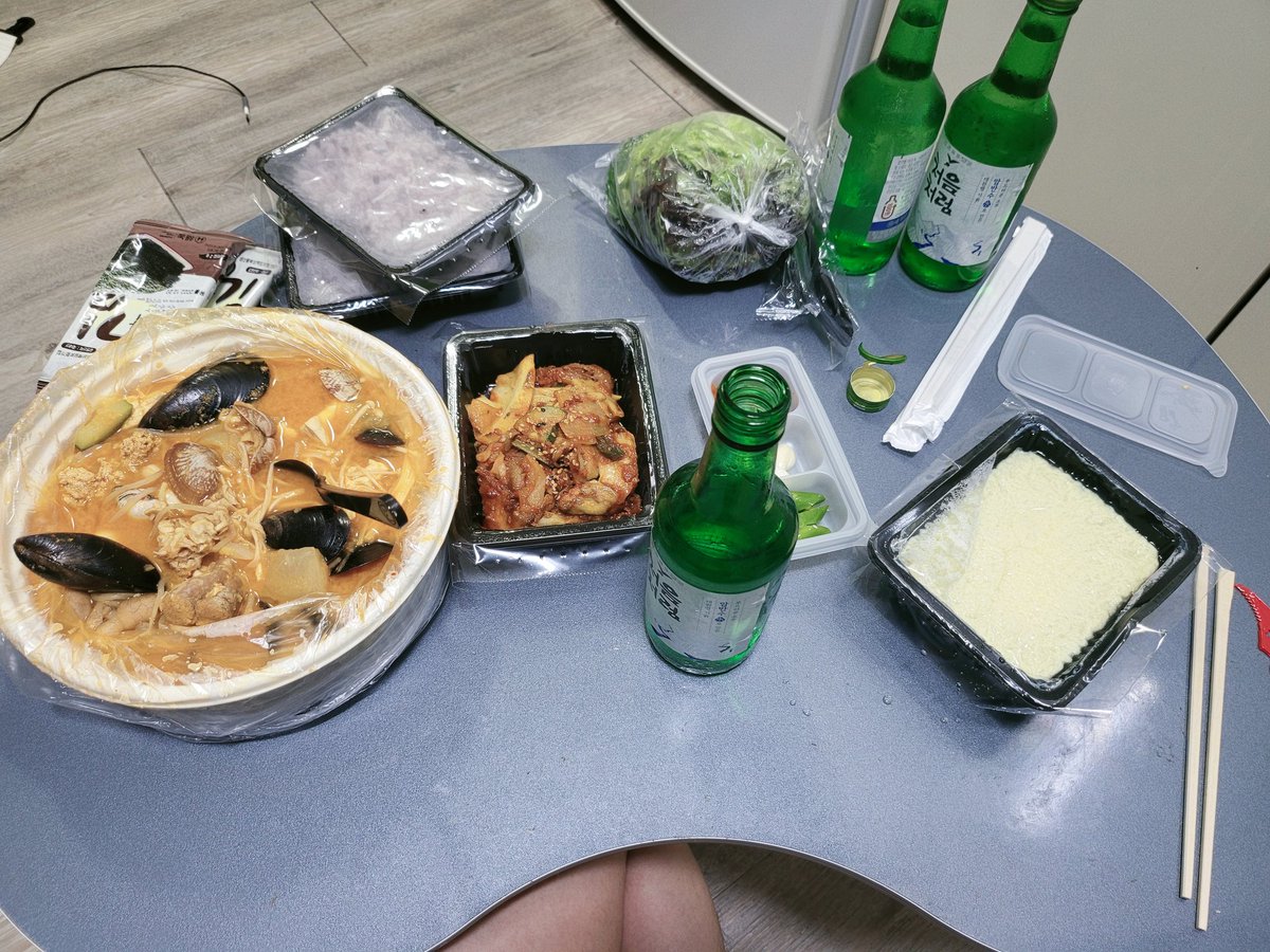 외롭고 해서 혼술 이나 하네여ㅠㅡㅠ