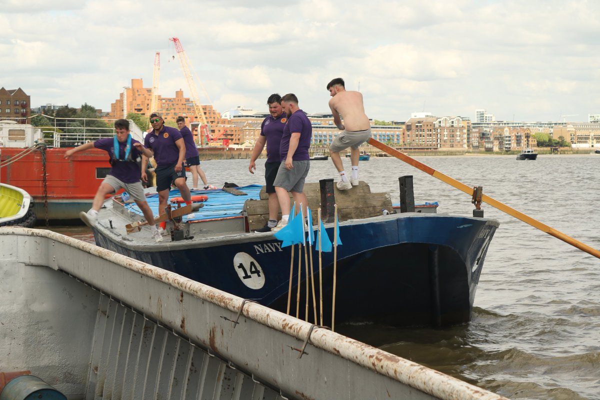 Thames Barge Driving tweet media