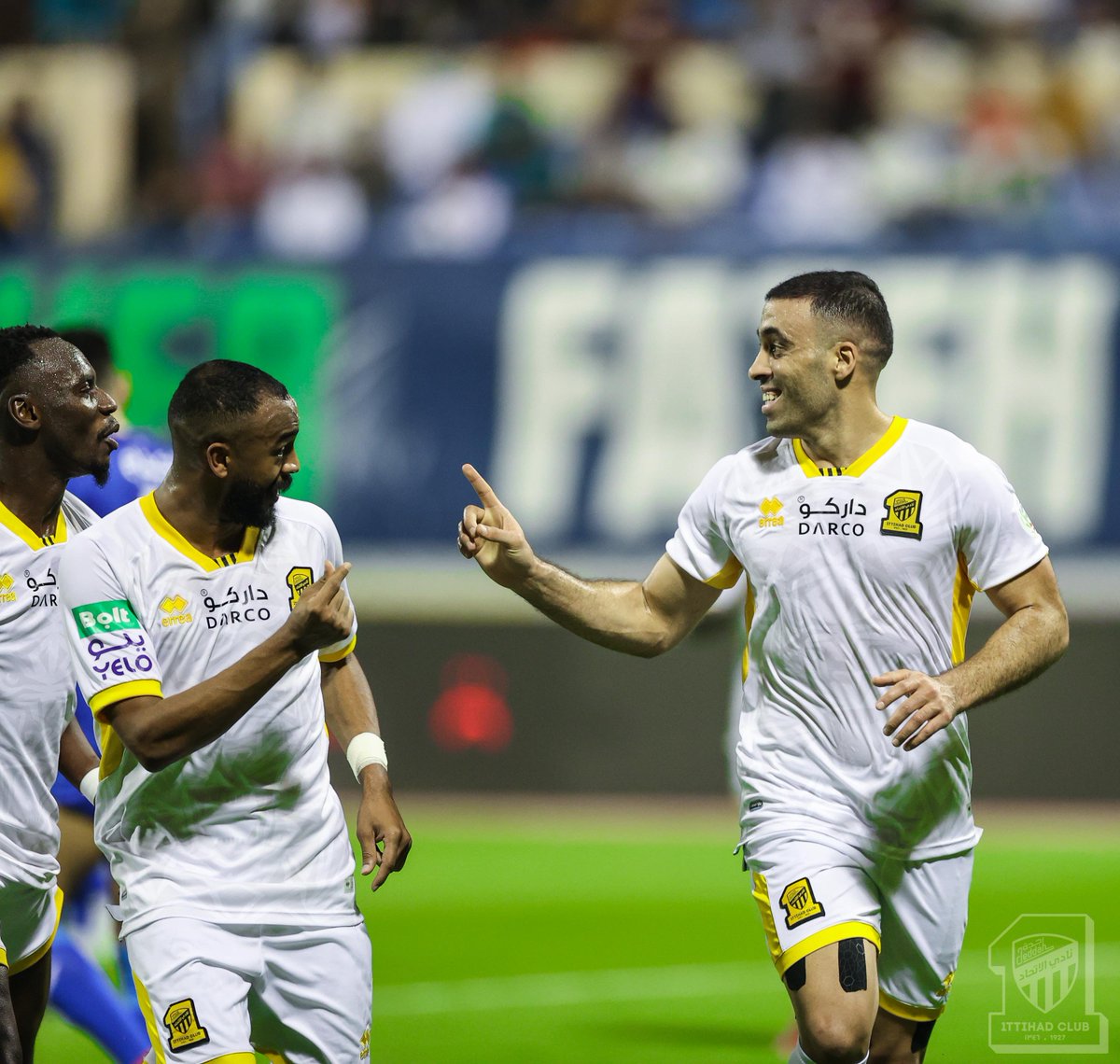وين النمور؟😏 
مدلعينكم كالعادة⏳💛
20 تذكرة لكلاسيكو #الاتحاد_الهلال🐅

كل اللي عليك ريتويت و فولو🔁