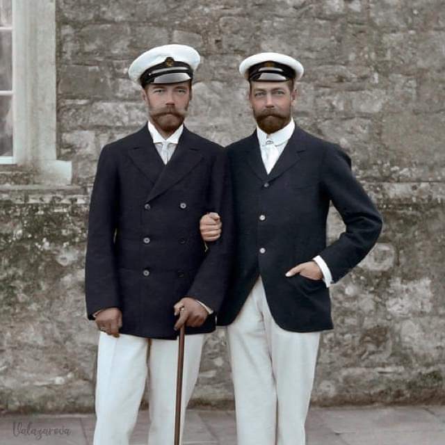Imranicus's tweet photo. 1909:  #TsarNicholas II of Russia (left) standing next to his cousin Prince George (right) - soon to be King George V of the United Kingdom

8 years later #KingGeorge would refuse to allow the asylum of Nicholas and family ultimately condemning Nicholas and his family to death. https://t.co/nFMzjnFmcE