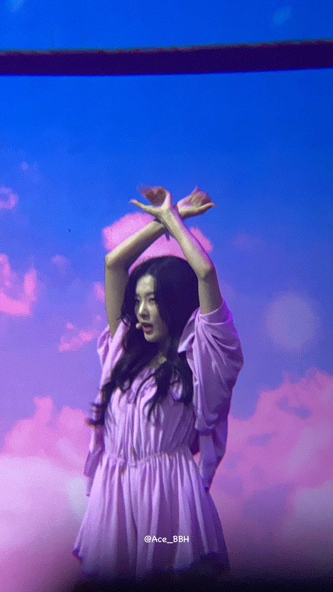 faVjennnn's tweet photo. #AllobankFest2022_RedVelvet
#INAfeelmyRedVelvet 
#RedVelvet 
INI SEULGI SUMPAH CAKEP BGT ANJRIT😭 https://t.co/nChM6cyKWR