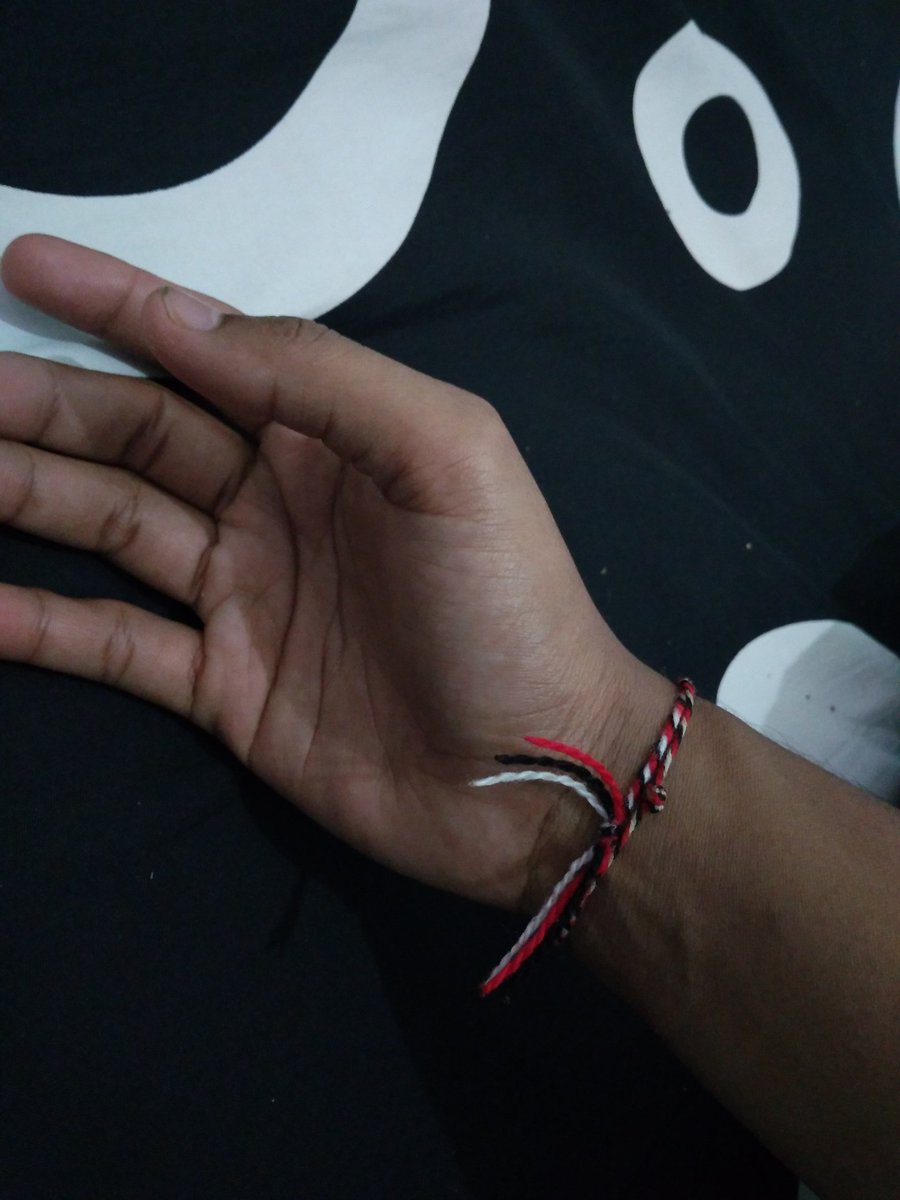 miithaaazz_'s tweet photo. Yg enakkk pake gelang tridatu aja... ✨!!! **
#Gelang
#Tridatu
#Hindu
#BALI https://t.co/aAUWiMcdpd