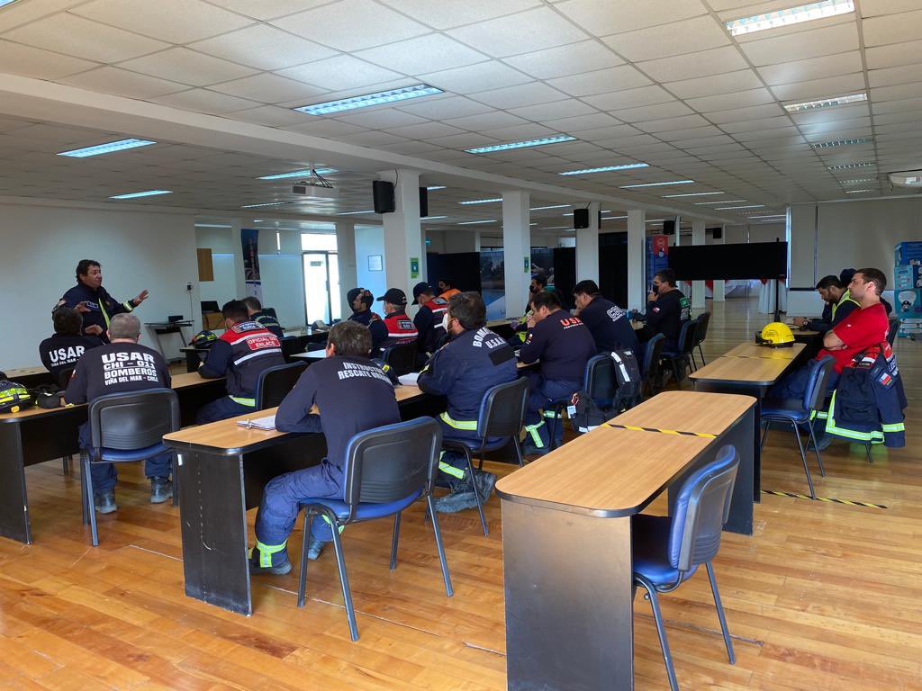 SNOBomberos's tweet image. #IRNAP contando con Líderes de grupos USAR en proceso de Reacreditación de @bomberosvina @CB_LaSerena @cbsantiago @CBN_cl los Mentores, Líderes de Acreditación y Comité IRNAP se llevan reuniones de planificación  durante el último ejercicio preparatorio a la certificación IRNAP.
