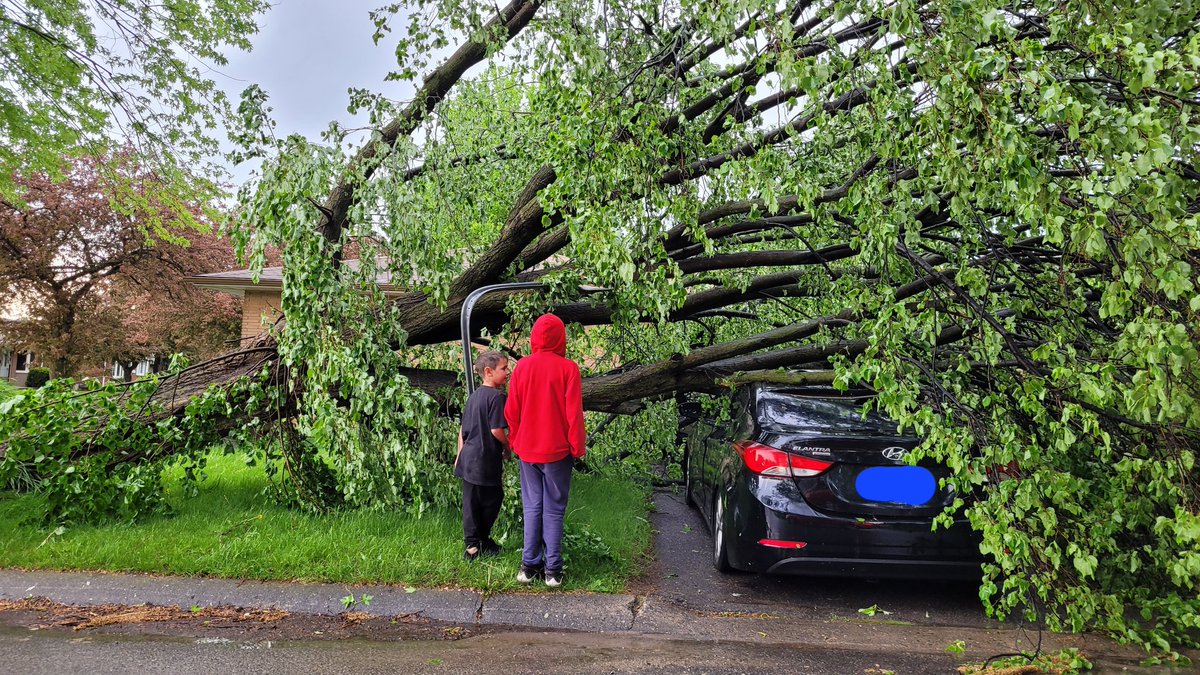 aponbhola's tweet photo. #onstorm https://t.co/sna1J7zsyJ