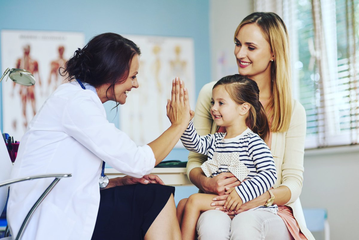gldepanama's tweet photo. Día del médico - Felicitaciones a quienes con su abnegación, compromiso científico  y humanidad procuran la salud y el buen vivir.

  Ser médico implica un inconmesurable apego  a  los más altos y nobles ideales humanos.  Mil bendiciones. 

MVH Líctor  Reyna Escudero  GM https://t.co/pwMd6cN8M4