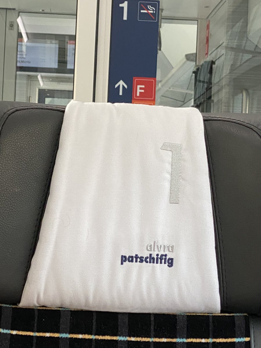 Im wahrsten Sinne des Wortes patschifig… der Zug hat bereits 10 Minuten Verspätung….🙈