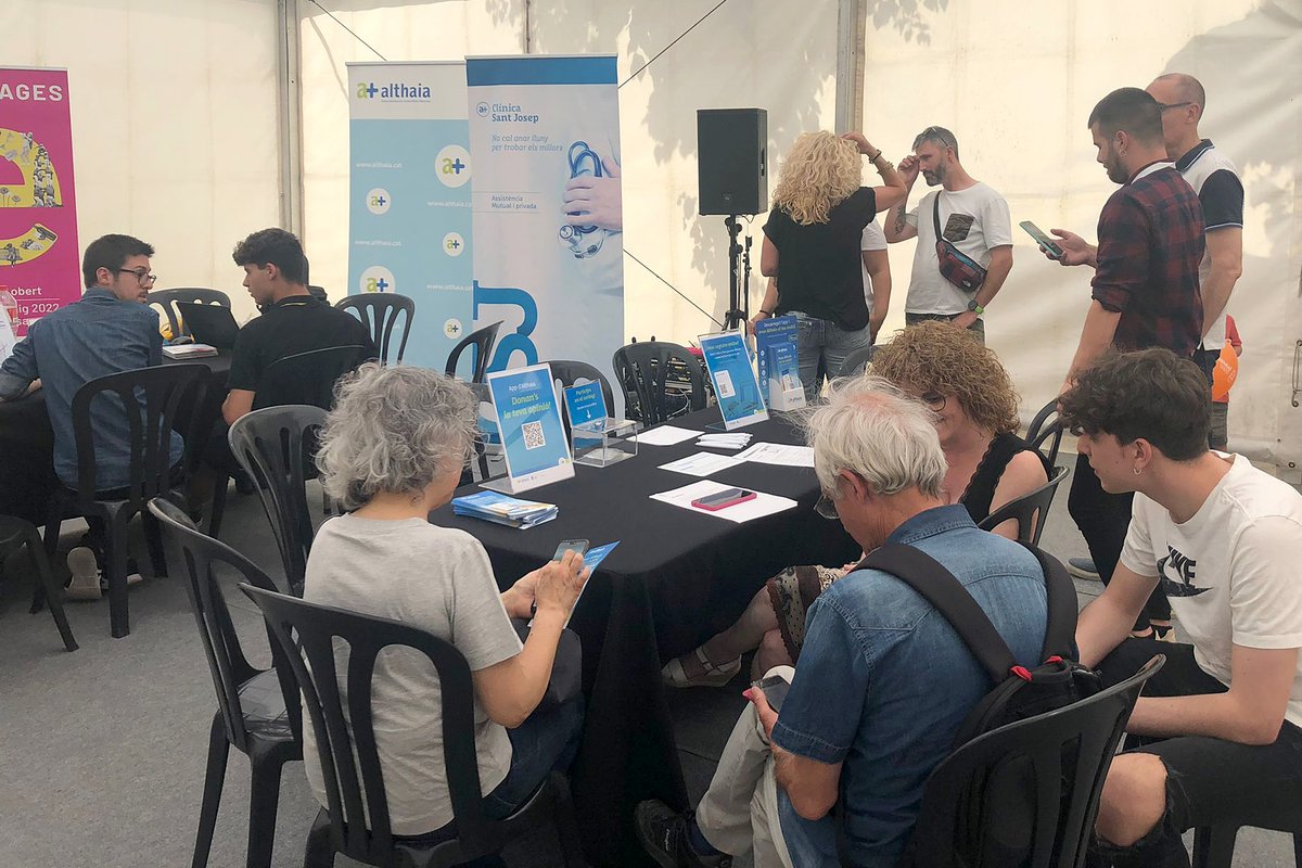 📲 Totes les persones que aquesta tarda s'han acostat a l'espai TecnoB@ges de l'#ExpoBages2022 han descobert l'#appAlthaia i l'#EspaiPacient de la <a href="/CSJ_Manresa/">Clínica Sant Josep</a> 
jugant.

També han valorat les aplicacions i ens han proposat idees per millorar-les.

🕔 Demà a les 17h hi tornem!