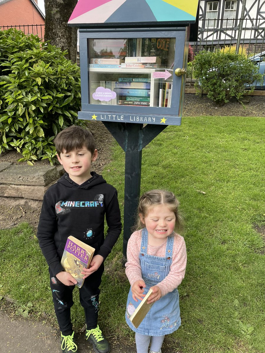 MichelleWBTeams's tweet photo. Swapping books with the grandkids at @BeckyNoy_ little library @AshtonCircle_ @C_Circles #smallsparks https://t.co/WEju1zmr4w