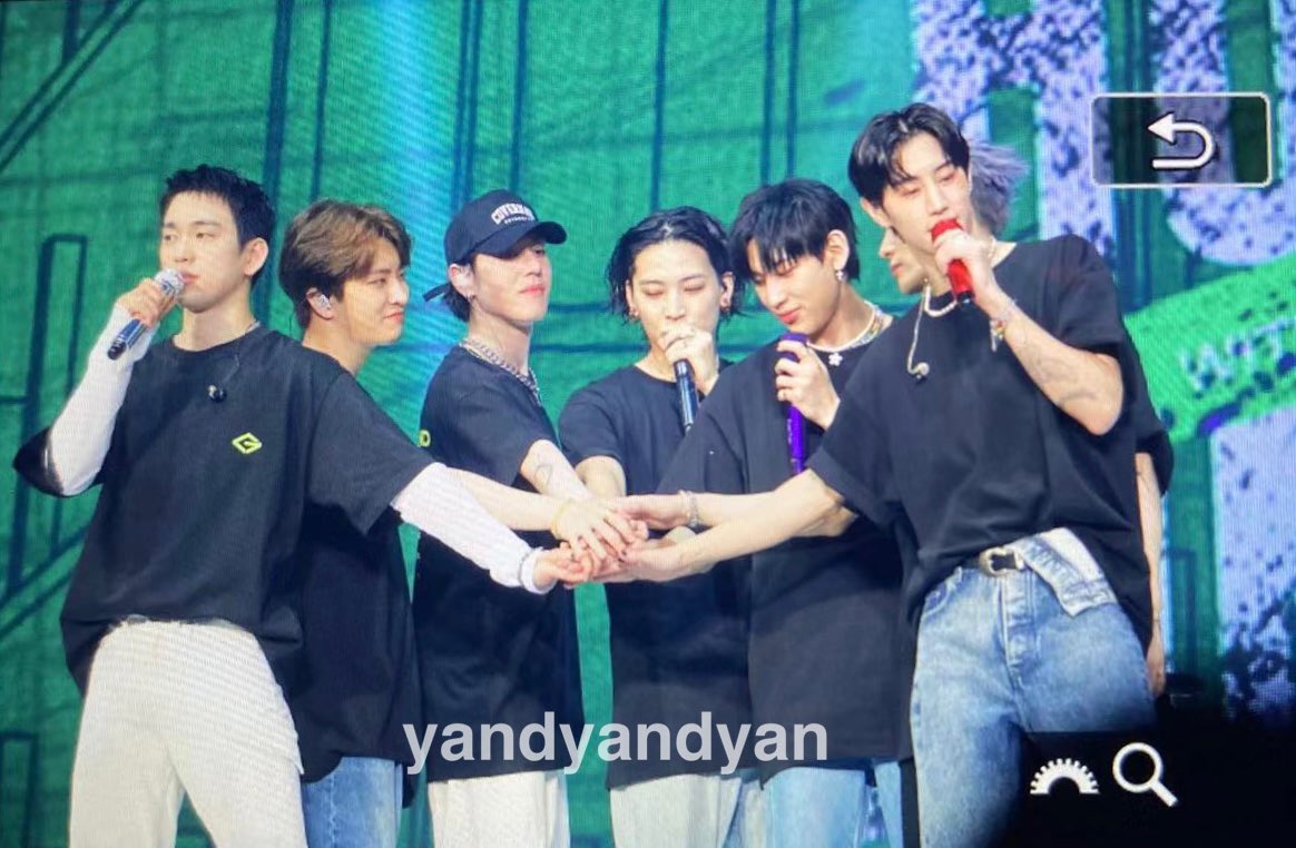 2210Kamonwan's tweet photo. เป็นวันที่มีความสุขมากๆ ขอบคุณทุกๆคน ทุกๆภาพ ทุกๆคลิป โดยเฉพาะขอบคุณเธอน่ะ GOT7 ขอบคุณที่กลับมารักษาสัญญา ขอสัญญาว่าจะรักตลอดไปเช่นกัน Love Got7 forever 💚🕊️
#GOT7_HomecomingDay1 #GOT7 #IGOT7 https://t.co/lwcXFwWyCk
