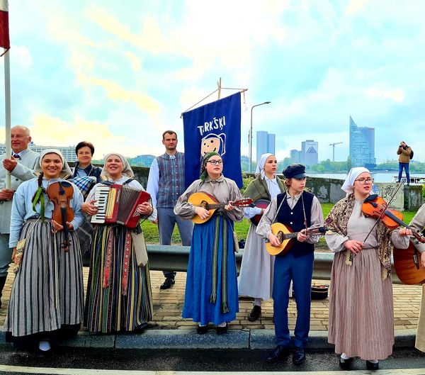 RitaEvaNa's tweet image. Un te - superīgie Tarkšķi darbībā! #pretokupāciju